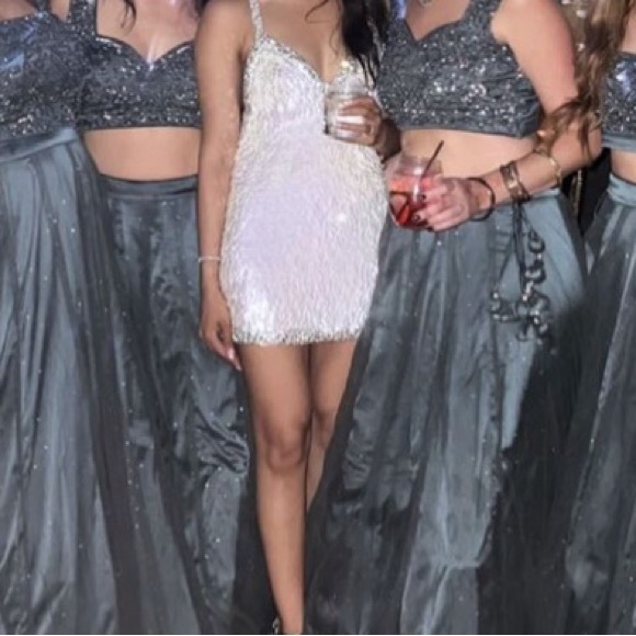 Retrofete IVANNA FEATHER SEQUIN DRESS - Picture 2 of 2